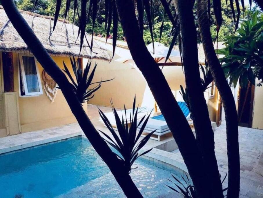 Villa Sentosa, Cheerful 3-Bedroom Villa With Pool Quần đảo Gili Ngoại thất bức ảnh