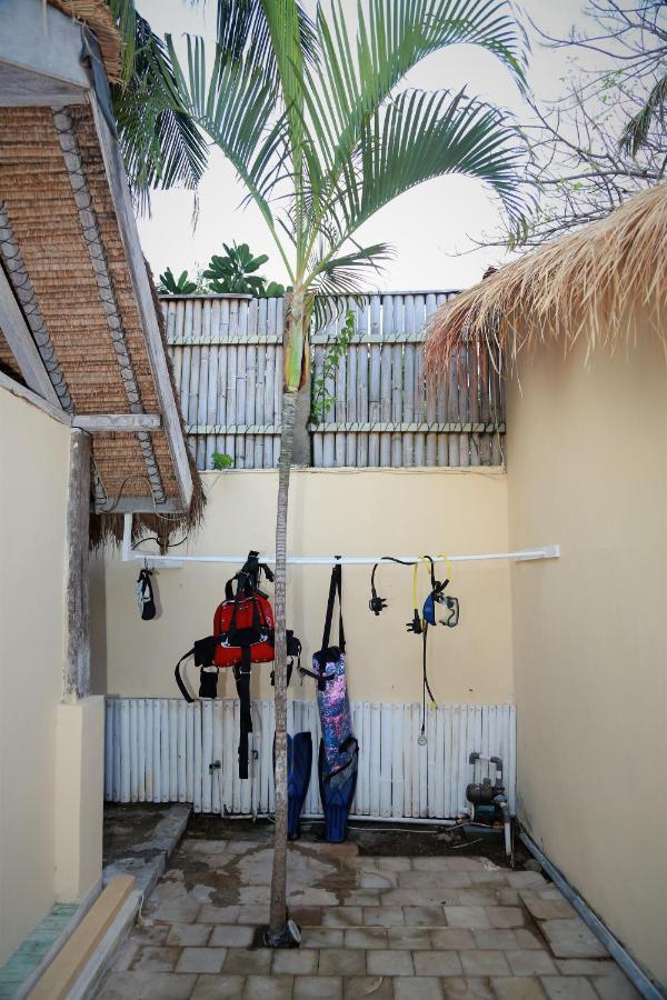 Villa Sentosa, Cheerful 3-Bedroom Villa With Pool Quần đảo Gili Ngoại thất bức ảnh