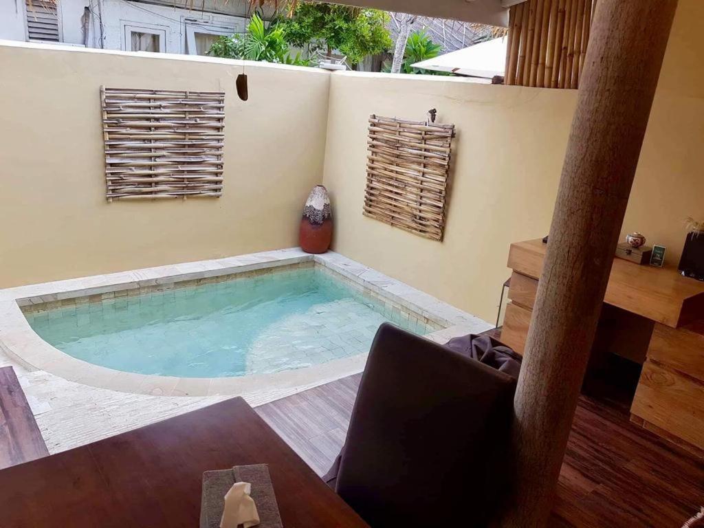 Villa Sentosa, Cheerful 3-Bedroom Villa With Pool Quần đảo Gili Ngoại thất bức ảnh
